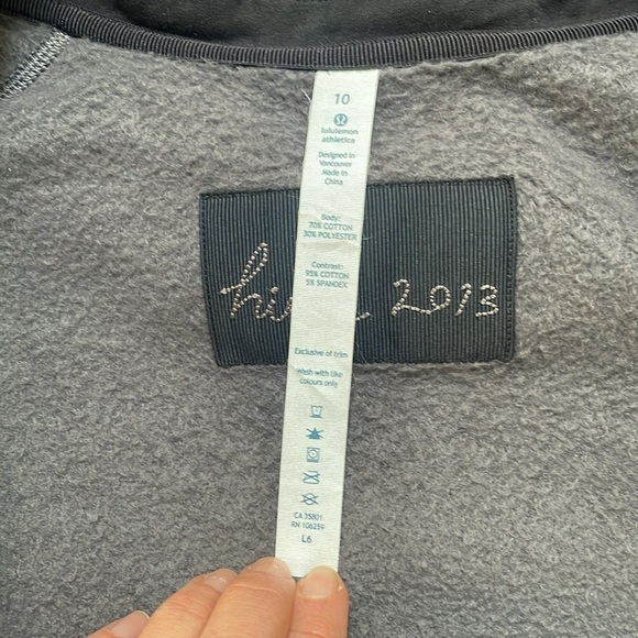 Lululemon Women’s Scuba Hoodie Detachable Hood 10 Heathered Black cotton fleece - Picture 11 of 15